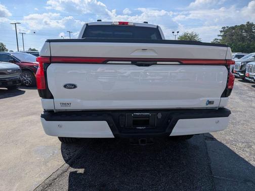 STAR WHITE METALLIC TRICOAT 2023 Ford F-150 Lightning LARIAT