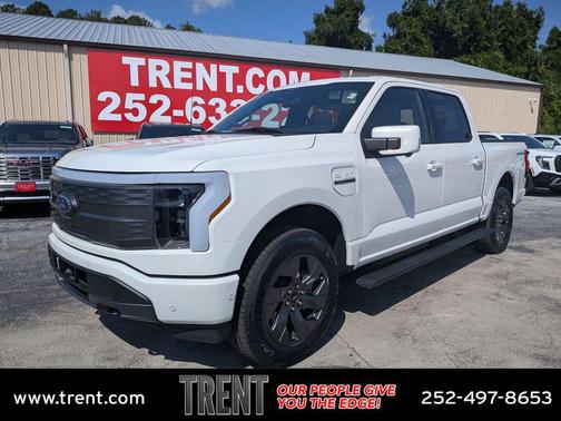 STAR WHITE METALLIC TRICOAT 2023 Ford F-150 Lightning LARIAT