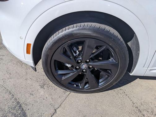 White Frost Tricoat 2023 Buick Envision Avenir FWD