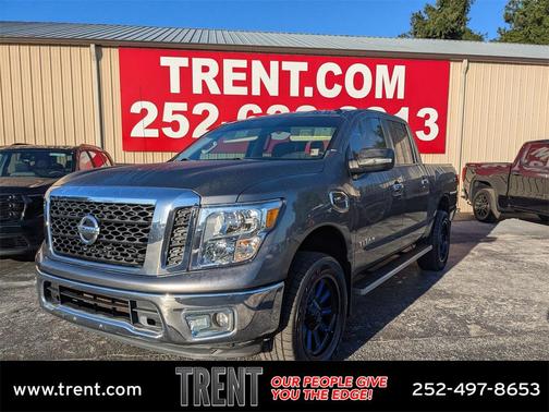2017 Nissan Titan SV