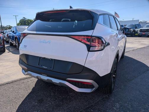 Glacial White Pearl 2023 Kia Sportage EX