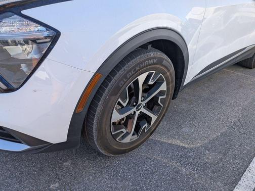 Glacial White Pearl 2023 Kia Sportage EX
