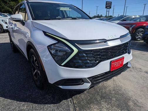 Glacial White Pearl 2023 Kia Sportage EX