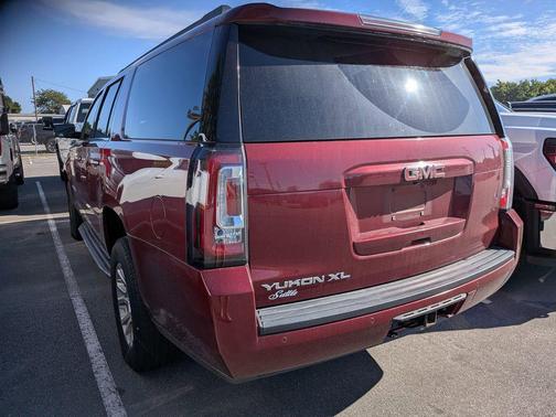Crimson Red Tintcoat 2017 GMC Yukon XL SLT