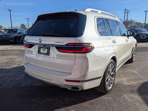 2025 BMW X7 xDrive40i