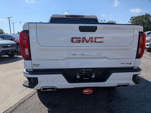 Summit White 2025 GMC Sierra 1500 AT4