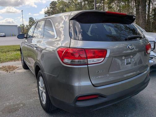 2018 Kia Sorento LX