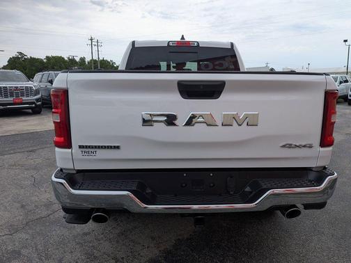 Bright White Clearcoat 2026 RAM 1500 Big Horn/Lone Star