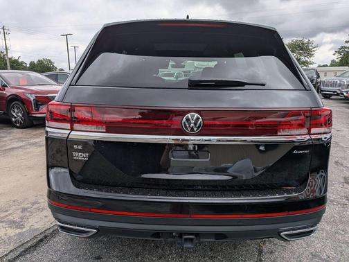 Deep Black Pearl 2025 Volkswagen Atlas 2.0T SE w/Technology 4MOTION