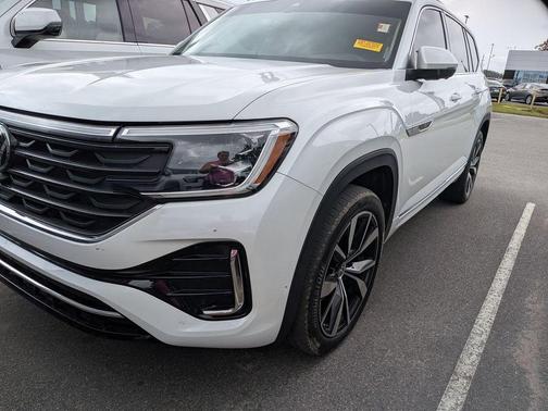 Opal White Pearl 2024 Volkswagen Atlas 2.0T SEL Premium R-Line 4MOTION