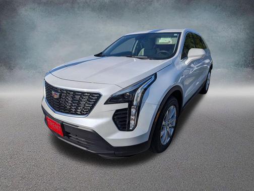 Crystal White Tricoat 2023 Cadillac XT4 Luxury