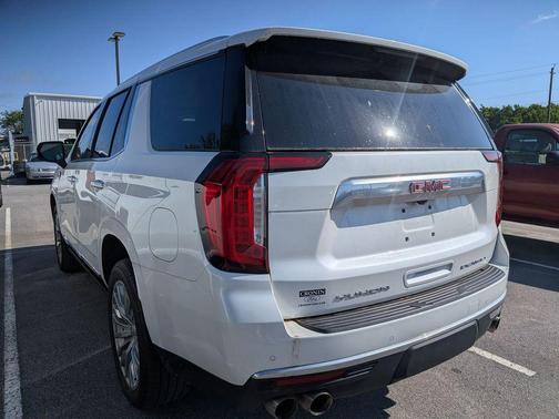 White Frost Tricoat 2023 GMC Yukon Denali
