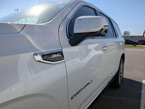 White Frost Tricoat 2023 GMC Yukon Denali