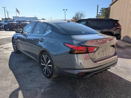 2021 Nissan Altima SR FWD
