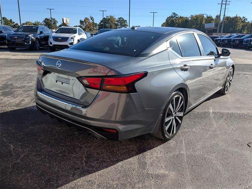 2021 Nissan Altima SR FWD