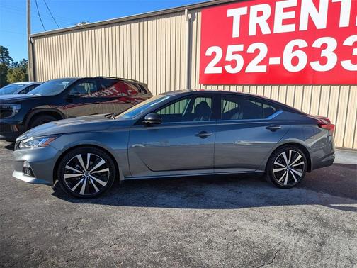 2021 Nissan Altima SR FWD