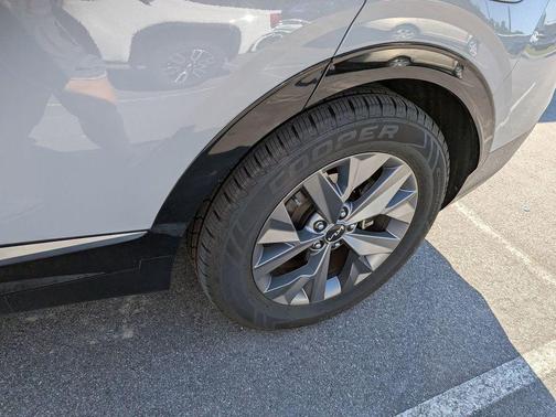 Wolf Gray 2023 Kia Sportage SX