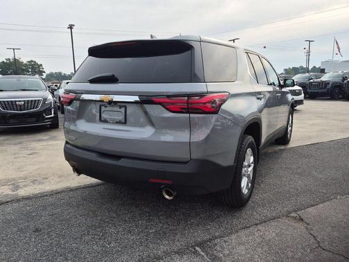 Sterling Gray Metallic 2023 Chevrolet Traverse LS