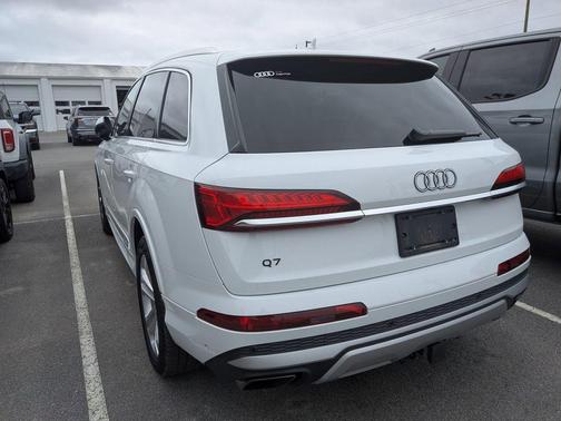 Glacier White Metallic 2025 Audi Q7 55 Premium Plus