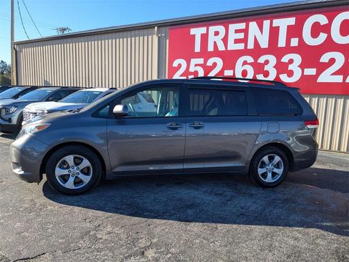 2011 Toyota Sienna LE