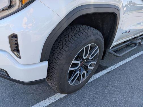 Summit White 2026 GMC Sierra 1500 AT4