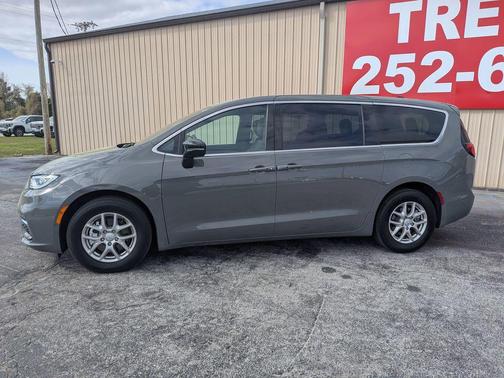 2025 Chrysler Pacifica L