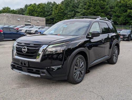 2025 Nissan Pathfinder SL
