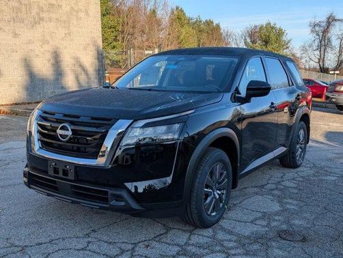 2025 Nissan Pathfinder S