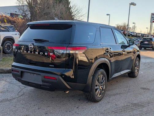 2025 Nissan Pathfinder S