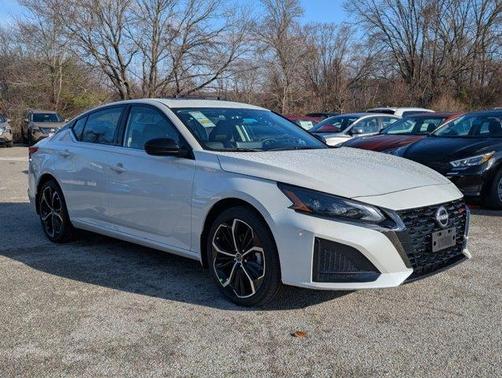 2025 Nissan Altima SR
