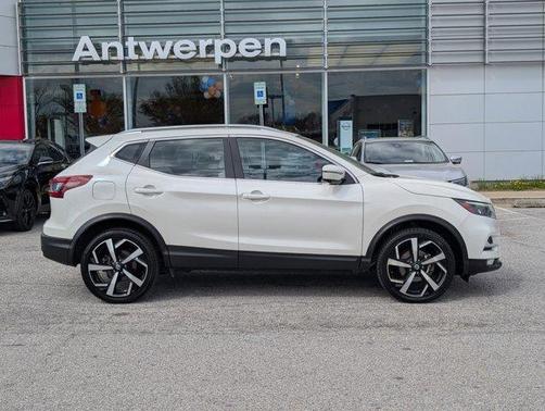 2022 Nissan Rogue Sport SL