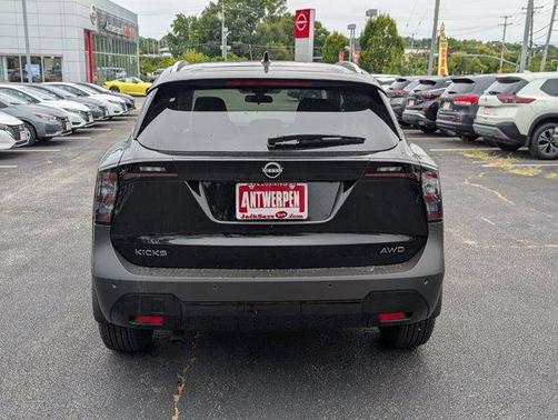2025 Nissan Kicks SV