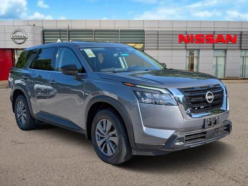 2025 Nissan Pathfinder S