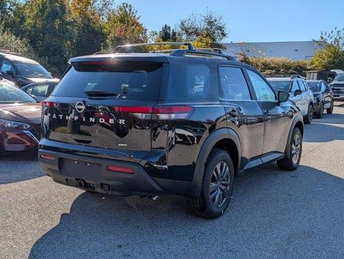 2025 Nissan Pathfinder SV