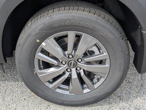 2025 Nissan Pathfinder S