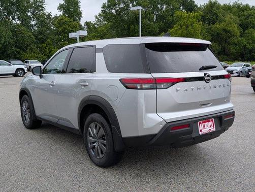 2025 Nissan Pathfinder S