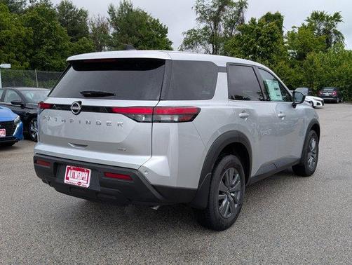 2025 Nissan Pathfinder S
