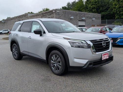 2025 Nissan Pathfinder S