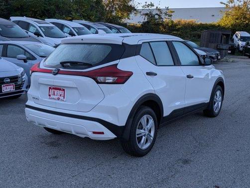 2025 Nissan Kicks Play S