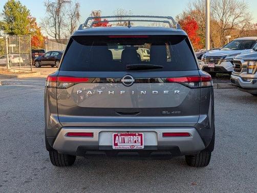 2024 Nissan Pathfinder SL