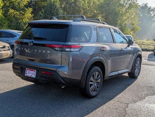 2025 Nissan Pathfinder SV