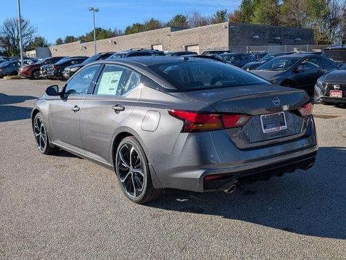 2025 Nissan Altima SR