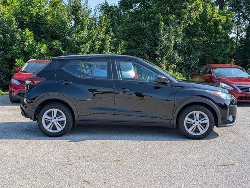 2023 Nissan Kicks S