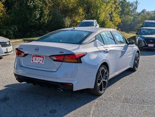 2025 Nissan Altima SR