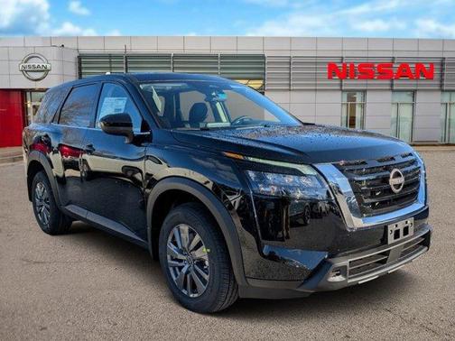 2025 Nissan Pathfinder S