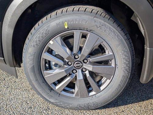 2025 Nissan Pathfinder S