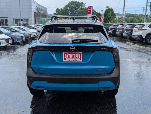 2025 Nissan Kicks SR