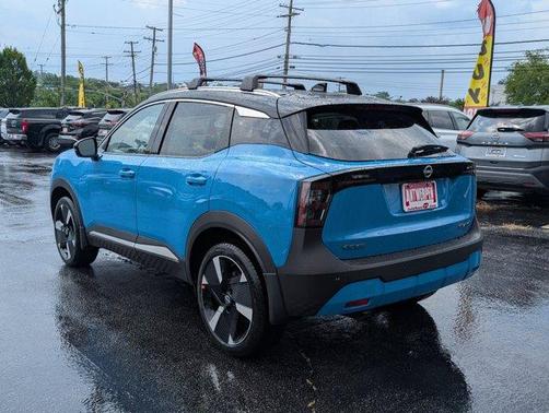 2025 Nissan Kicks SR
