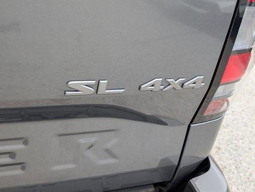 2025 Nissan Frontier SL