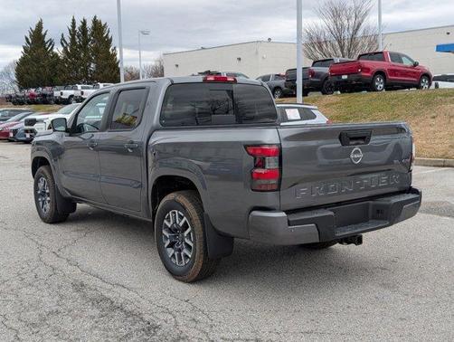 2025 Nissan Frontier SL